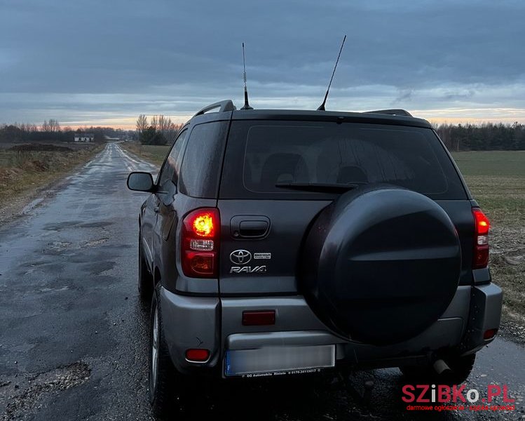 2004' Toyota RAV4 photo #3