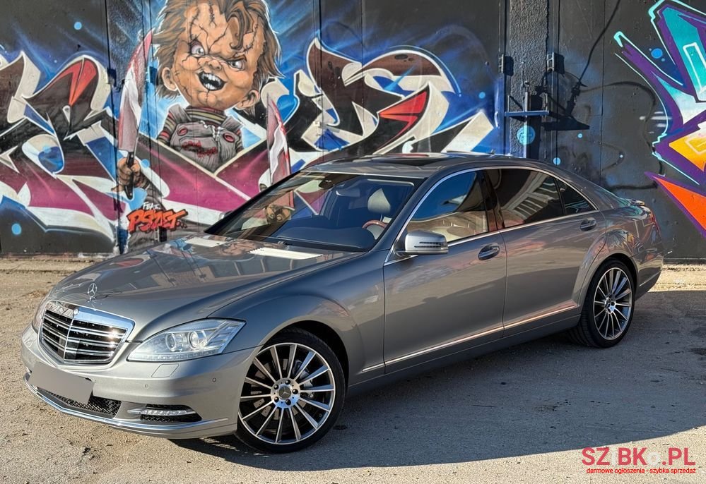 2009' Mercedes-Benz S-Class 500 L photo #1
