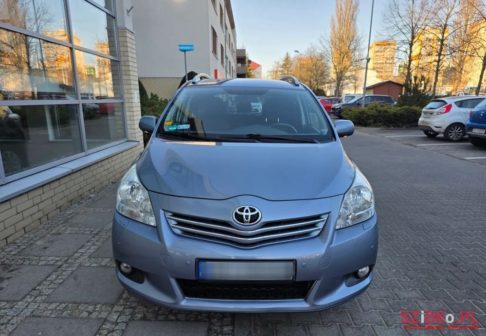 2010' Toyota Verso photo #2