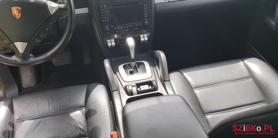 2006' Porsche Cayenne photo #4