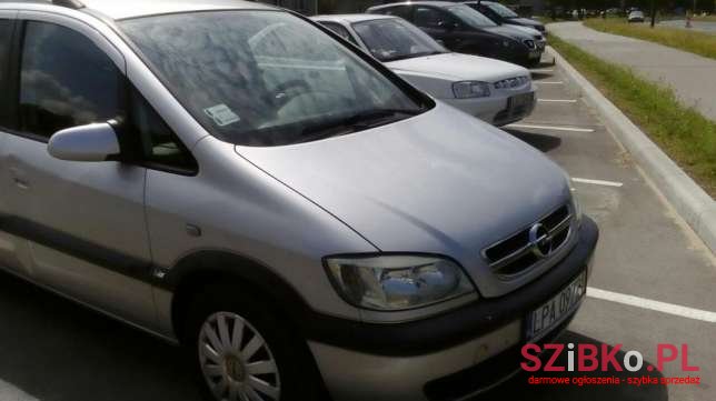 2004' Opel Zafira photo #1