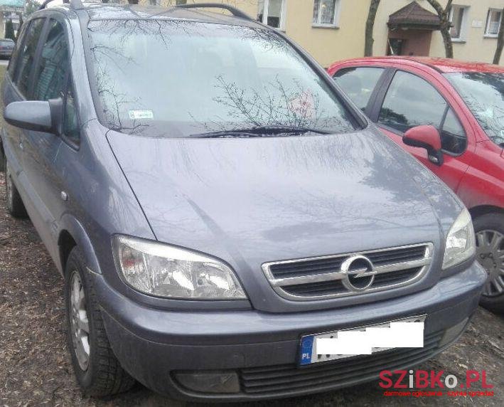 2004' Opel Zafira photo #1