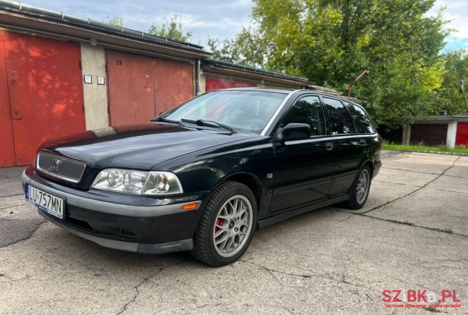 1999' Volvo V40 photo #2