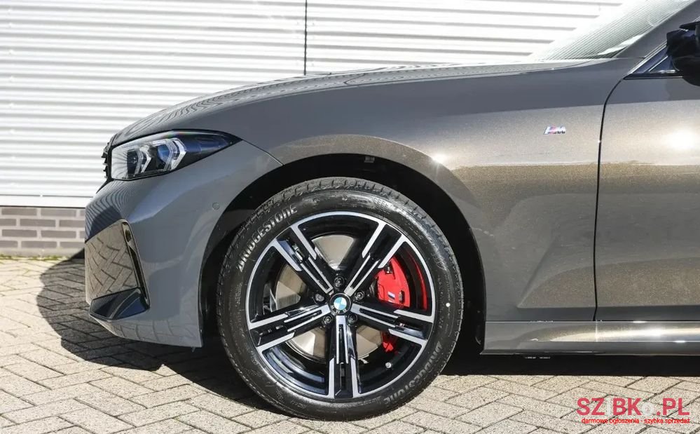 2023' BMW 3 Series photo #2