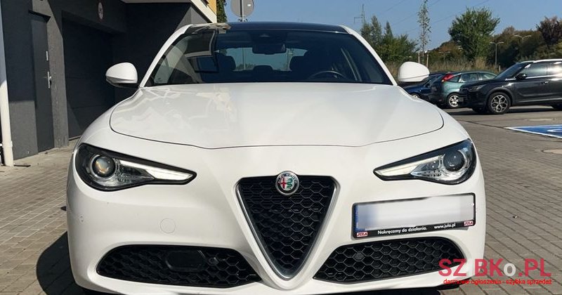 2021' Alfa Romeo Giulia photo #2