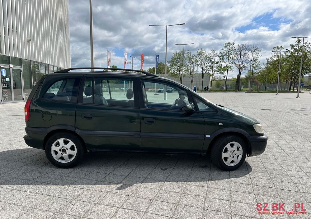 2001' Opel Zafira 1.6 16V Elegance photo #4