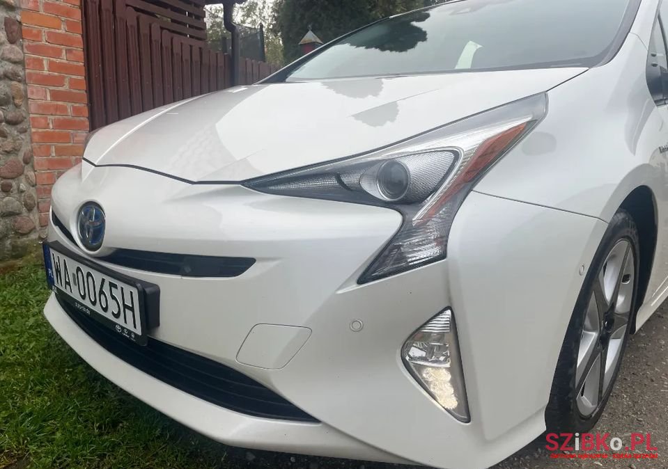 2018' Toyota Prius photo #3