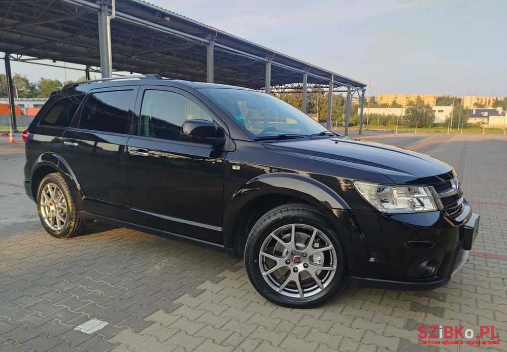 2014' Fiat Freemont photo #3