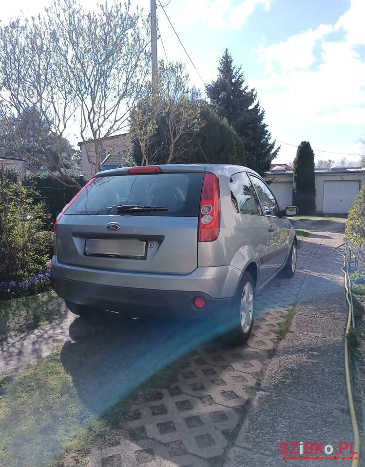 2005' Ford Fiesta 1.3 Ambiente photo #4