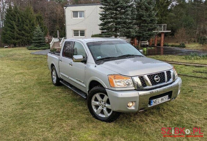 2011' Nissan photo #1