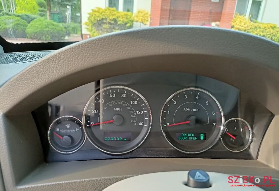 2007' Jeep Grand Cherokee photo #3