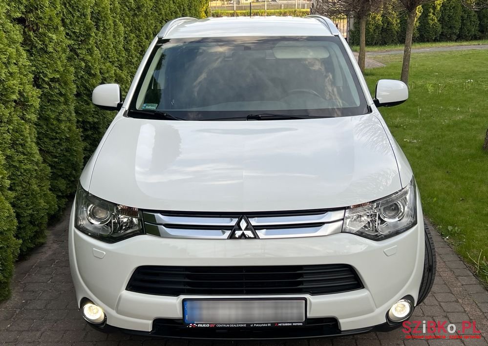 2015' Mitsubishi Outlander 2.0 Intense 2Wd photo #4