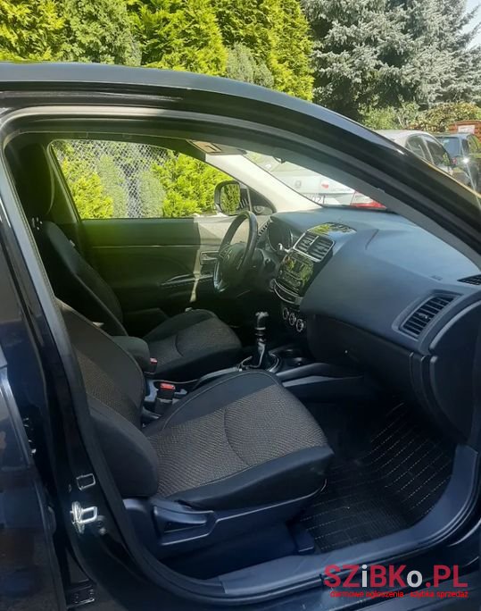 2014' Mitsubishi ASX photo #4