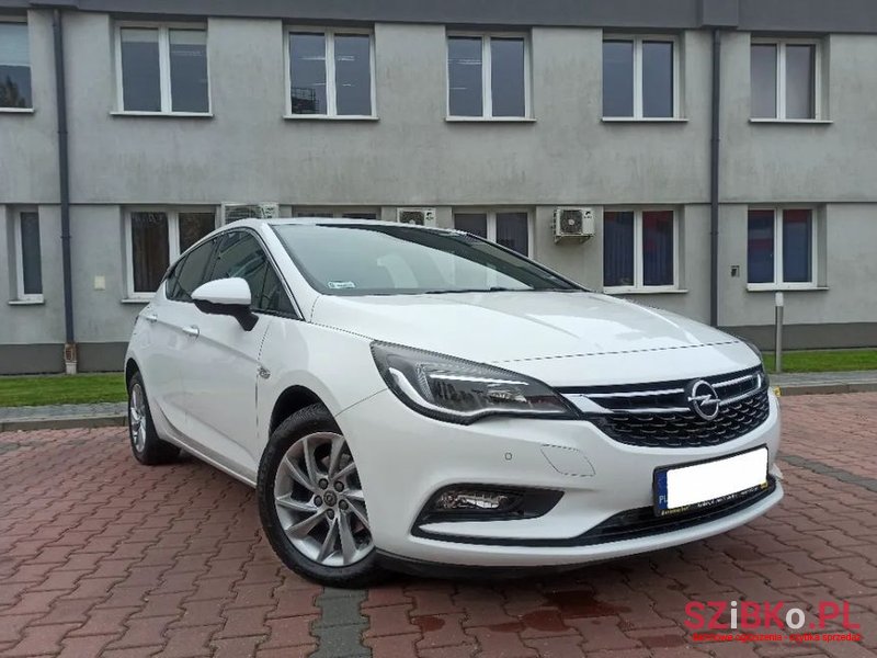 2018' Opel Astra photo #1