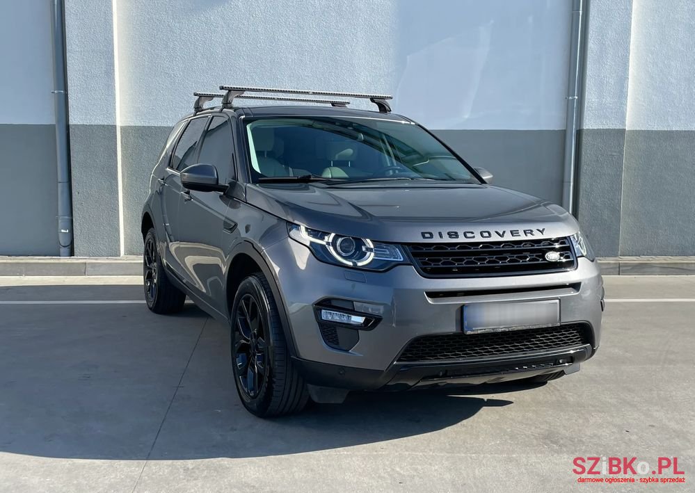 2017' Land Rover Discovery Sport Td4 Hse Luxury photo #5
