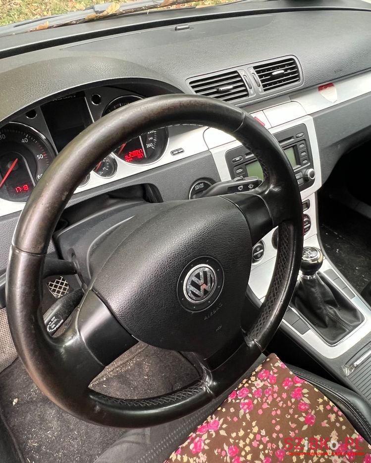 2006' Volkswagen Passat photo #1