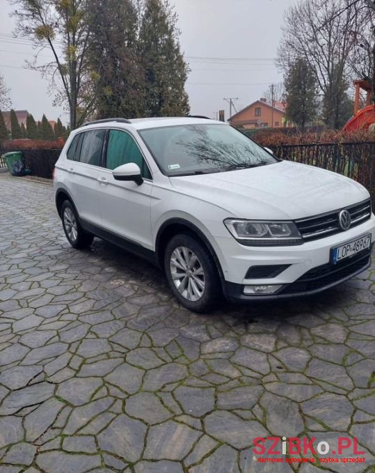 2017' Volkswagen Tiguan photo #1