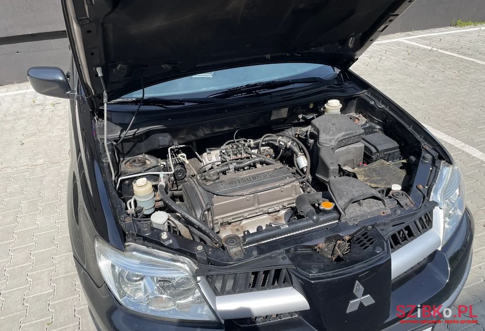 2006' Mitsubishi Outlander photo #3