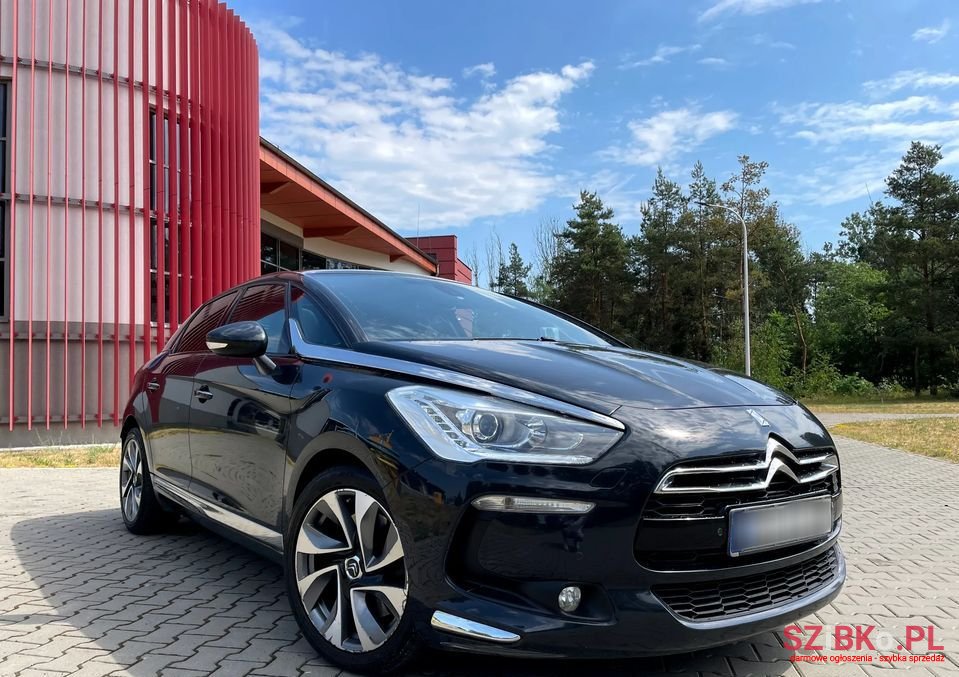 2012' Citroen DS5 photo #1