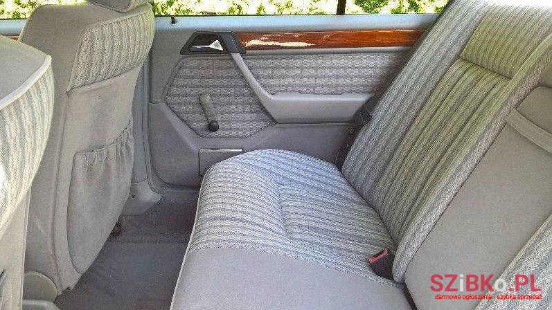 1992' Mercedes-Benz W124 photo #1