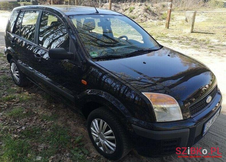 2006' Ford Fusion photo #1