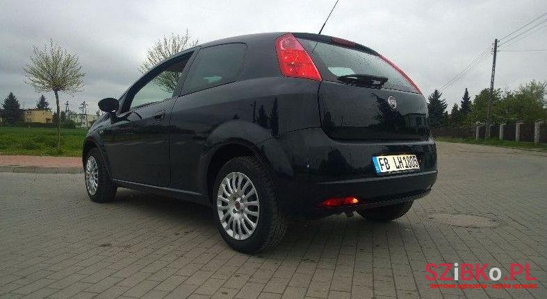 2009' Fiat Punto photo #2