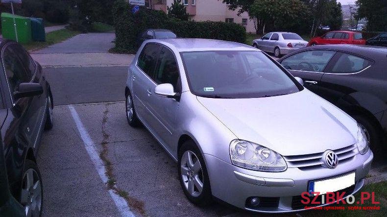 2007' Volkswagen Golf photo #2