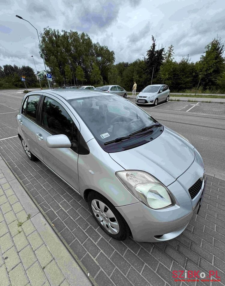 2007' Toyota Yaris photo #2