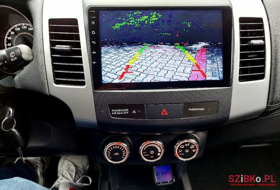 2010' Mitsubishi Outlander photo #4