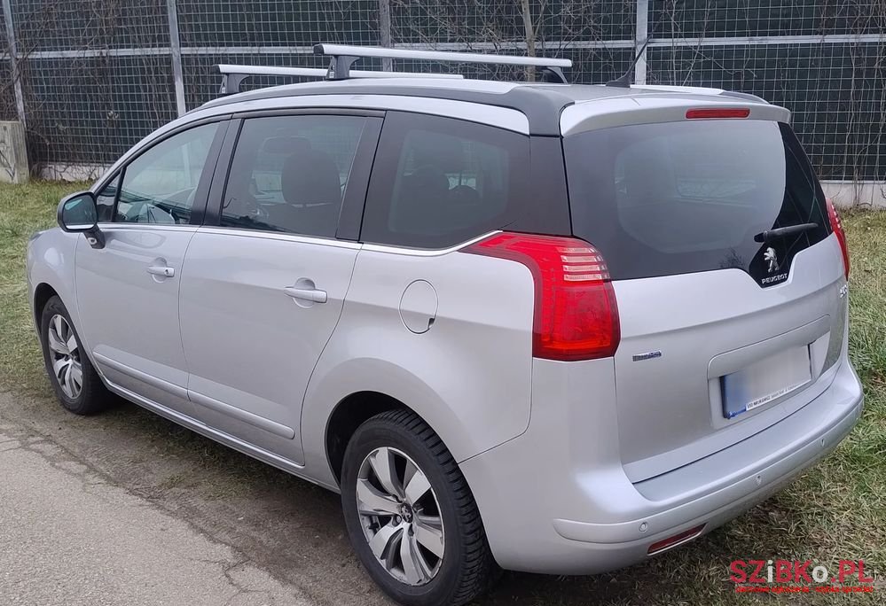 2016' Peugeot 5008 photo #2
