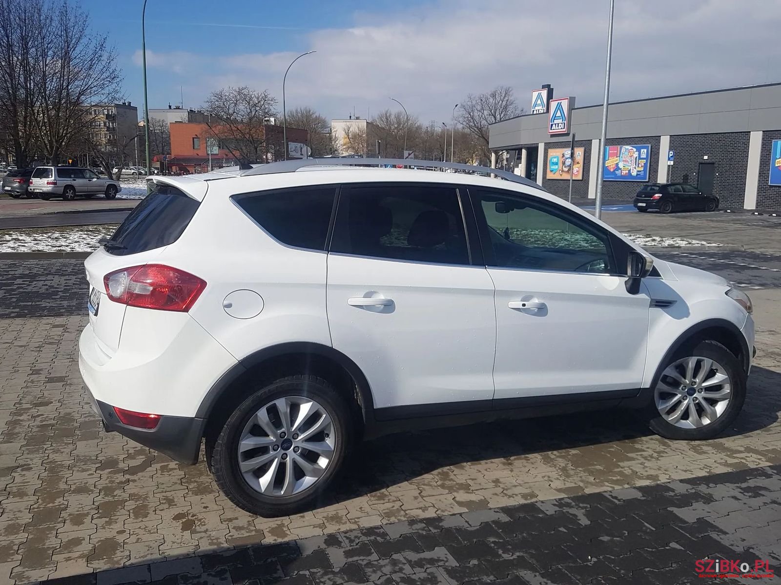 2012' Ford Kuga photo #2