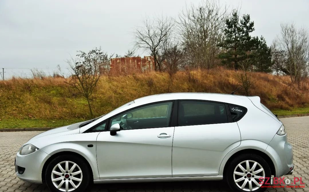 2007' SEAT Leon photo #5