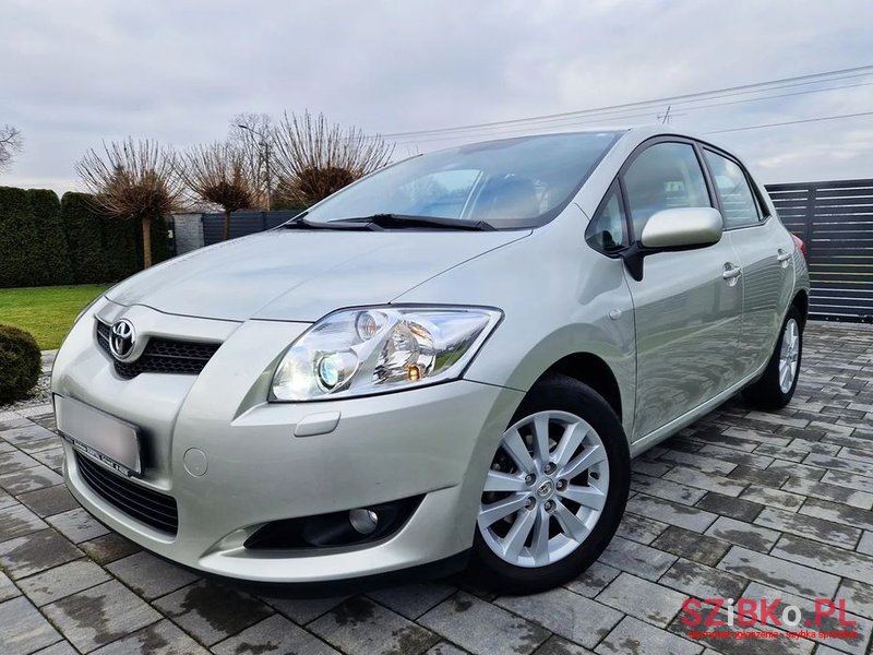 2007' Toyota Auris photo #3