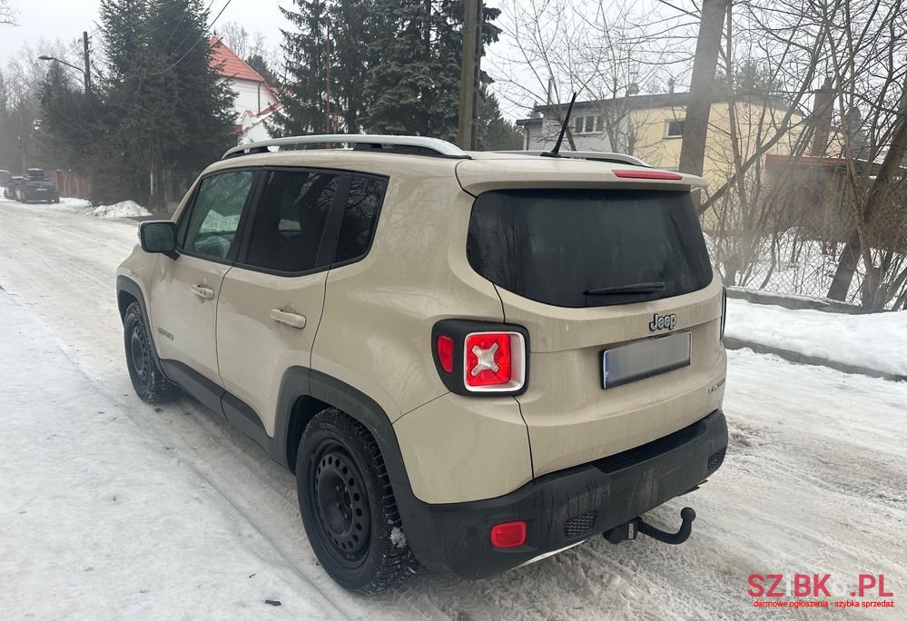 2016' Jeep Renegade photo #5