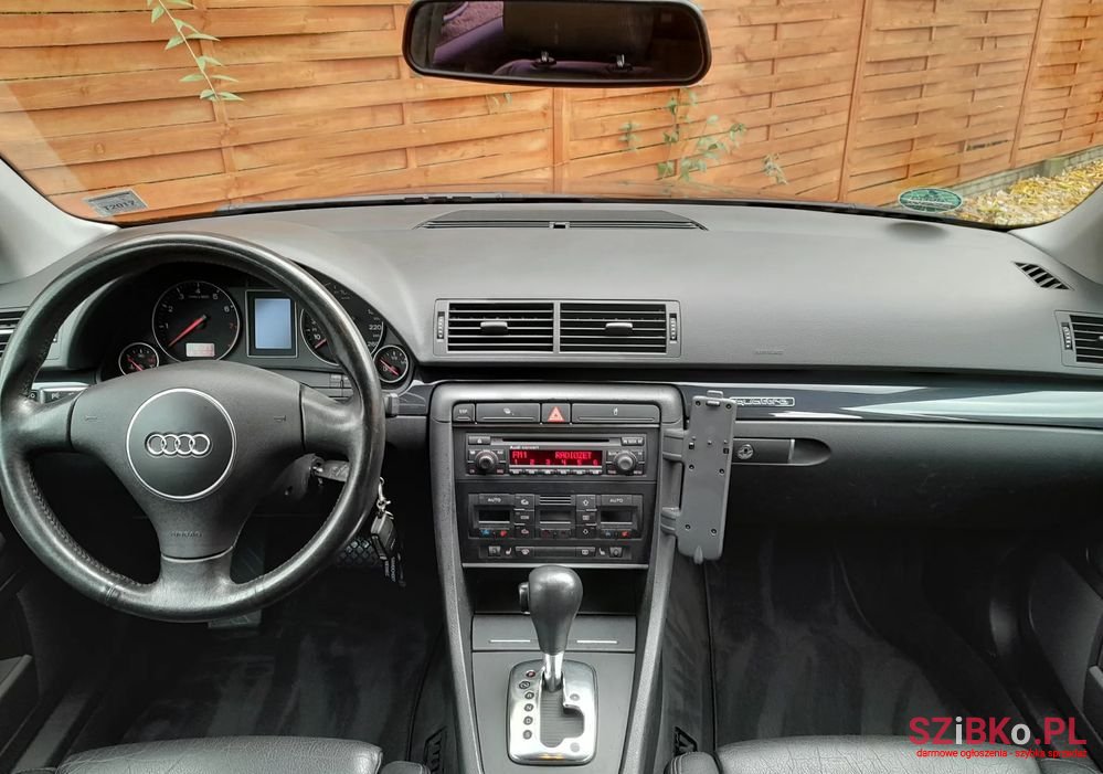 2001' Audi A4 Avant photo #4