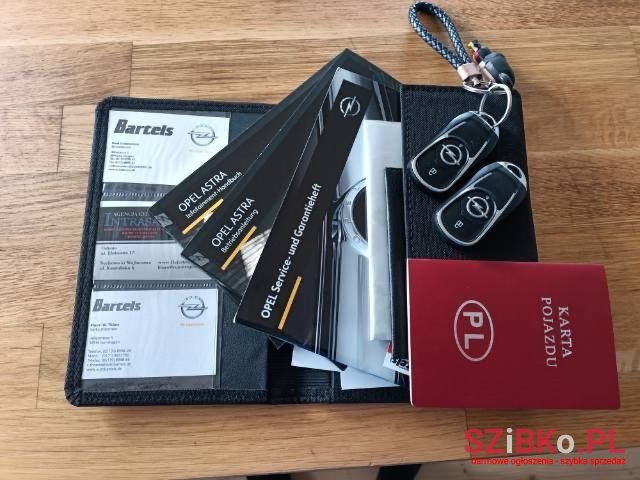 2015' Opel Astra photo #2