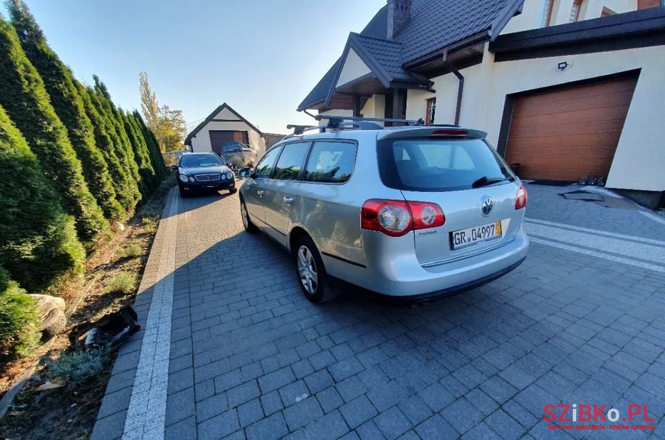 2007' Volkswagen Passat photo #5