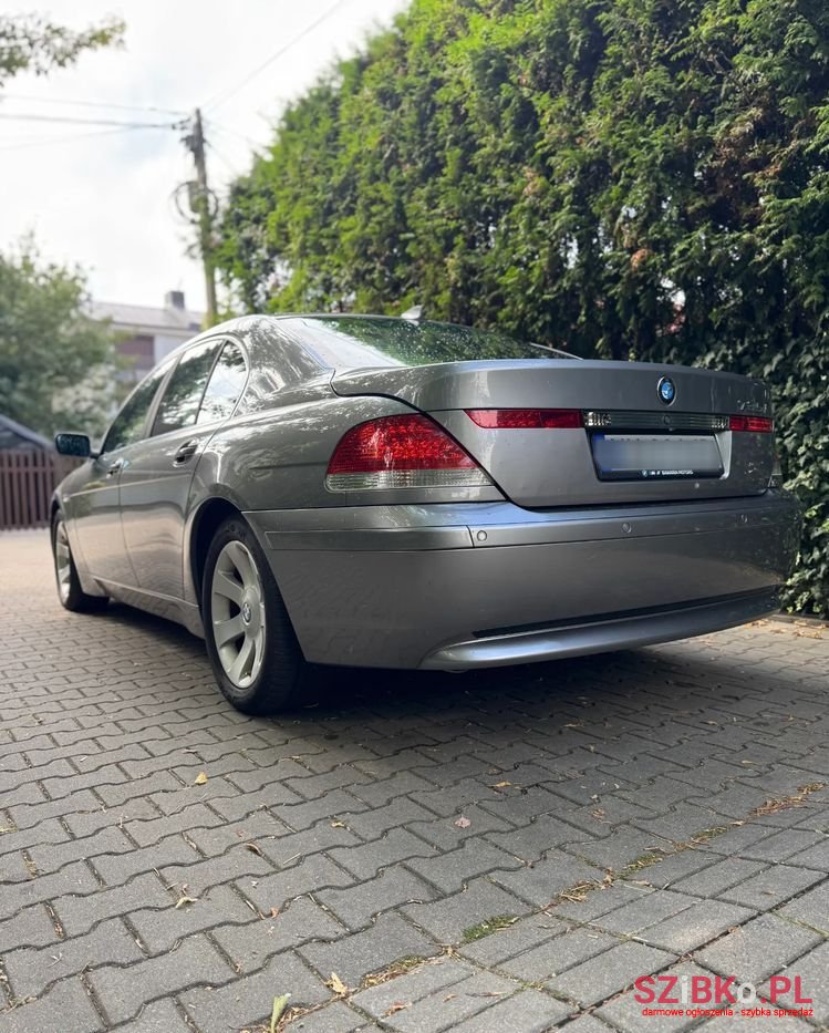 2002' BMW 7 Series 735I photo #3