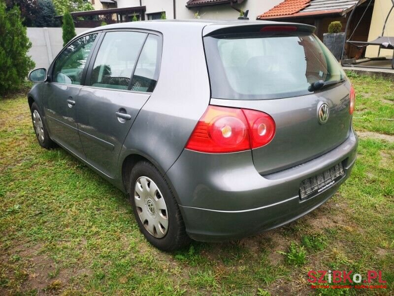 2006' Volkswagen Golf photo #3