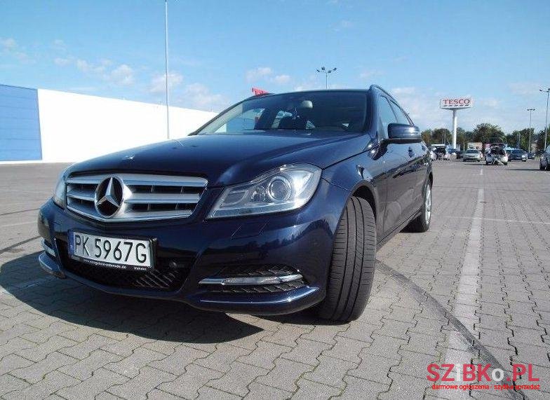 2013' Mercedes-Benz Klasa C photo #1