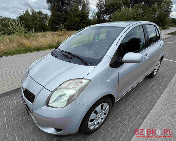 2007' Toyota Yaris photo #1