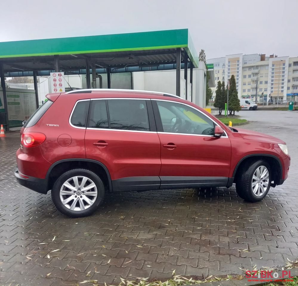 2010' Volkswagen Tiguan photo #4