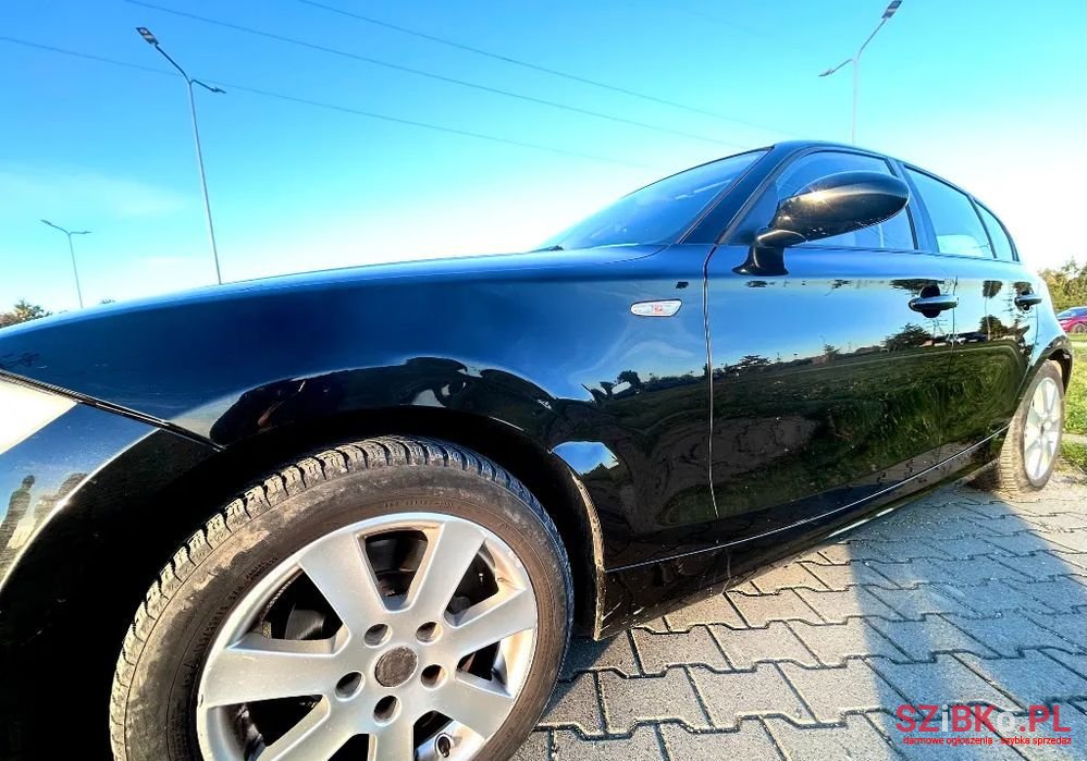 2009' BMW 1 Series 116I Edition Lifestyle photo #5