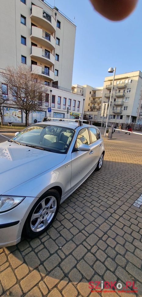 2009' BMW 1 Series 118I Edition Sport photo #3