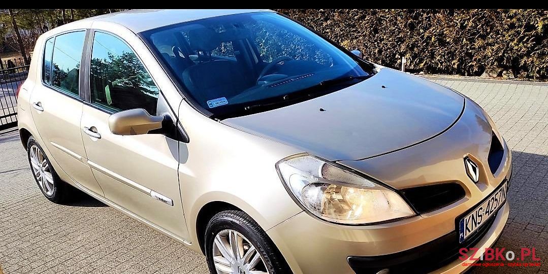2006' Renault Clio photo #2
