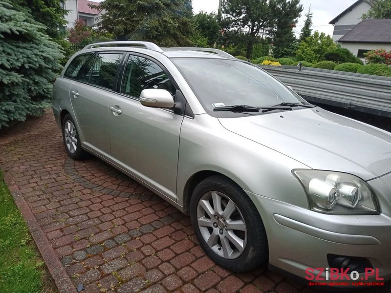 2007' Toyota Avensis 2.0 D-4D Combi photo #2