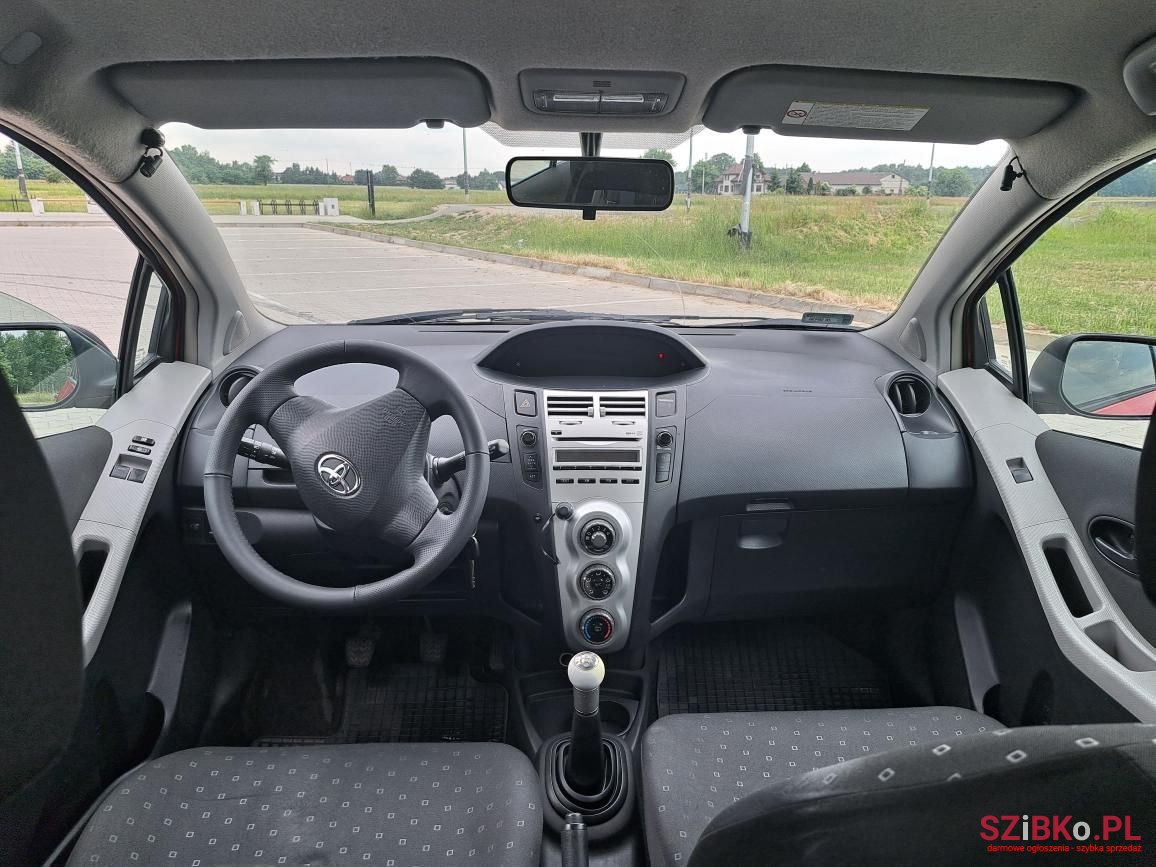 2008' Toyota Yaris photo #6