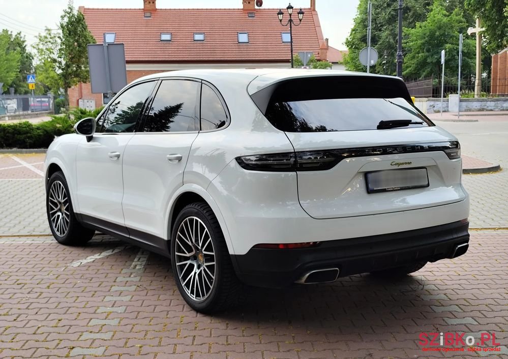 2022' Porsche Cayenne photo #4