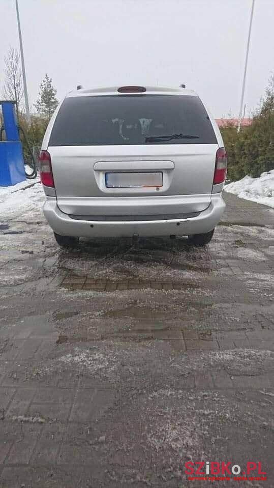 2006' Chrysler Voyager photo #2