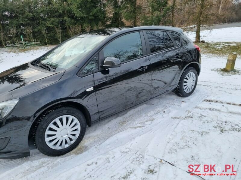 2015' Opel Astra photo #1